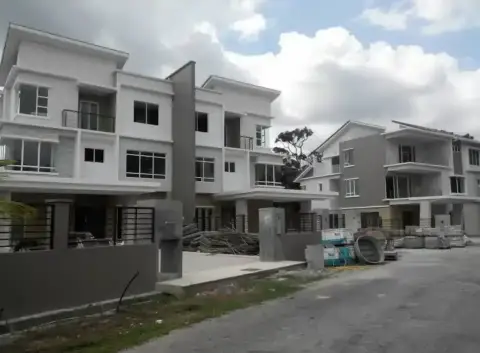 Projek RumahHQ di Hulu Langat, rumah 3 tingkat — gambar 34 daripada 42