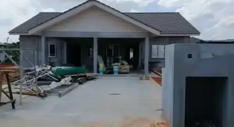 RumahHQ project in Jalan Kebun, Klang, single-storey bungalow — photo 1 of 18