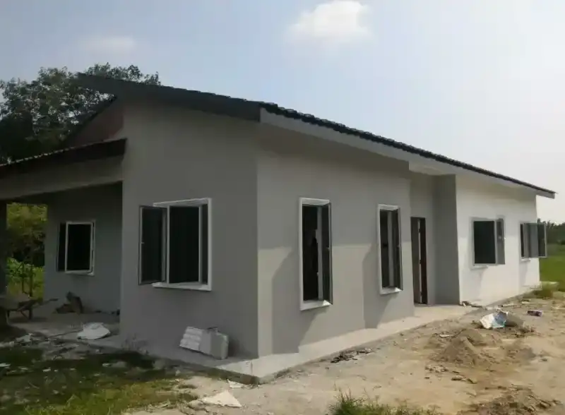 Single-storey bungalow built by RumahHQ in Jalan Meru, Klang
